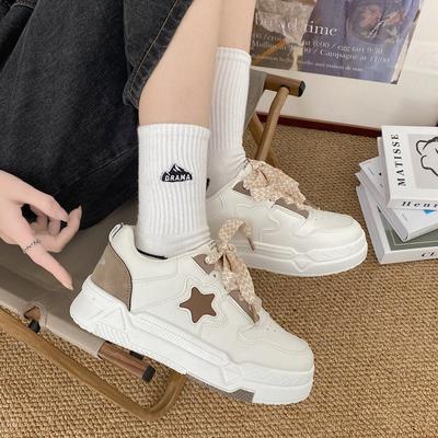 Sneakers mit Sternmuster für Damen, Frühling, neuer Muffin, weiche Unterseite, farblich passende Schnürschuhe, leichte, modische Freizeit-Sneaker für Damen