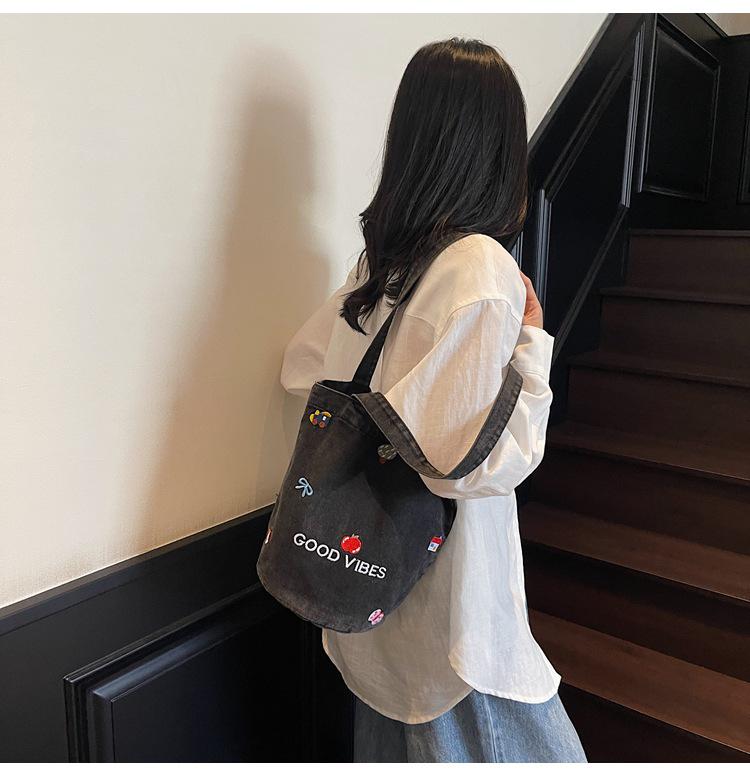 Women's Versatile Denim Tote: Large Capacity Shoulder Bucket Bag