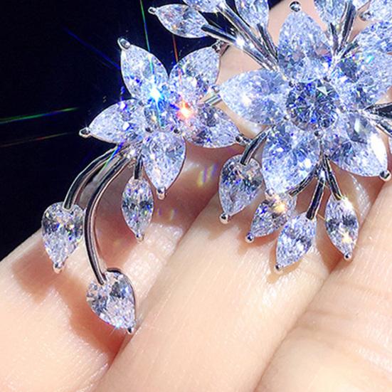 Floral Design Brooch with Cubic Zirconia Inlaid Non-Slip Buckle Scarf Badge Coats Sweaters Hats Bags Accessories