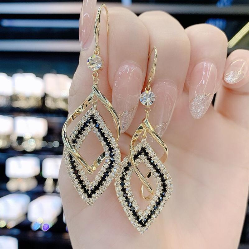 New Earrings with Female Personality, High-end Temperament, Versatile Diamond Earrings and Earrings