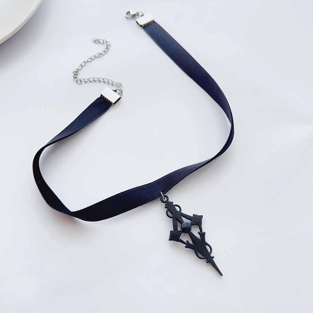 Fashionable dark Gothic style cross-shaped hollowed-out carved pendant, black velvet strap choker necklace for women