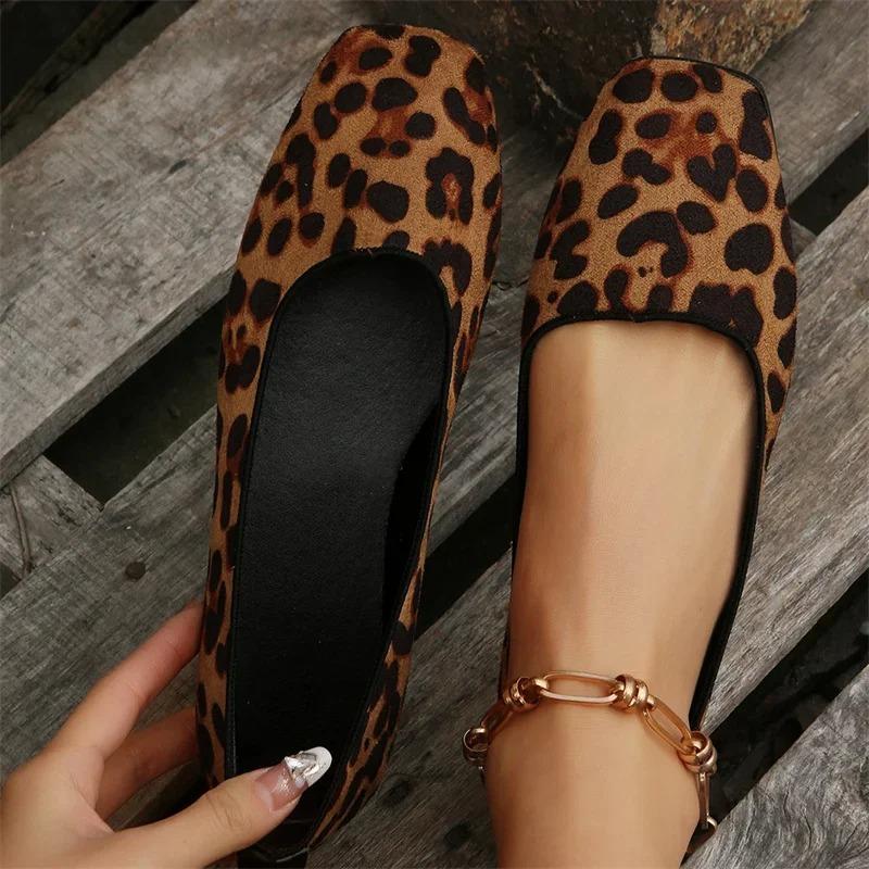 Spring/Autumn Sexy Elegant Fashionable Comfortable and Casual Walking Versatile Wear-Resistant Flat Leopard Print Shoes