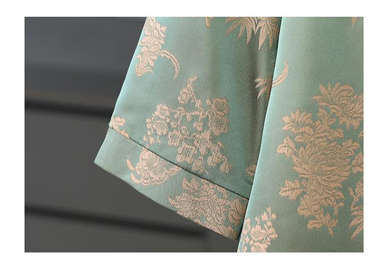 Elegant Seven-Sleeve Chinese Style Top for Women - Loose Fit, Printed Design, Perfect for Middle-Aged and Elderly Mothers or Grandmothers