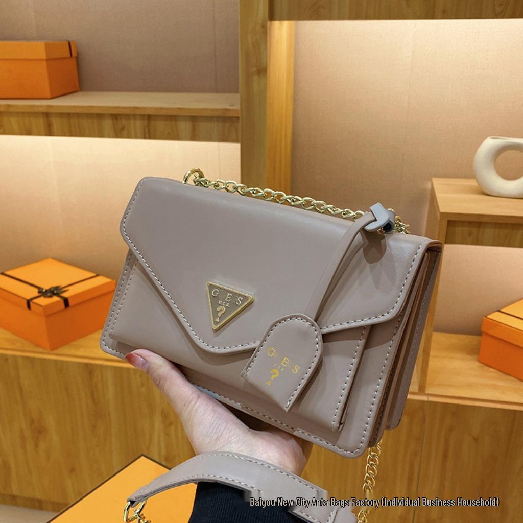 Korean Style Women's Versatile Crossbody Shoulder Bag with High-End Texture and Popular Chain Design