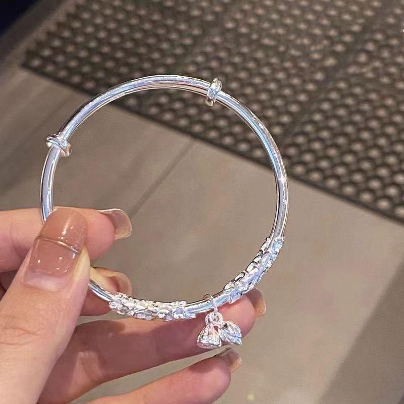 Браслет «Два мира: Лотос» Женский Лотос Лотос Нишевый Цельный Регулируемый Пуш-пул Рельефный Антикварный Браслет