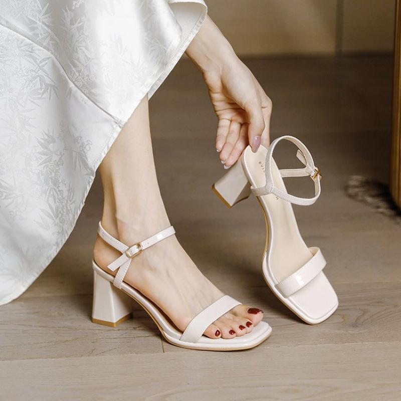 Naked pink high heels for women's summer new simple and gentle fairy style skirt with open toes square head sandals for women