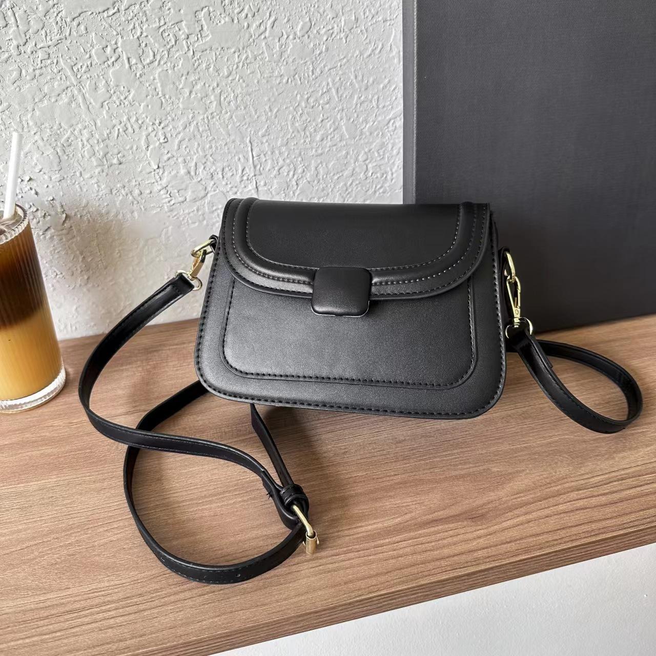 

Сумка через плечо Женская модная трендовая сумка-мессенджер Простая маленькая квадратная сумка чёрный