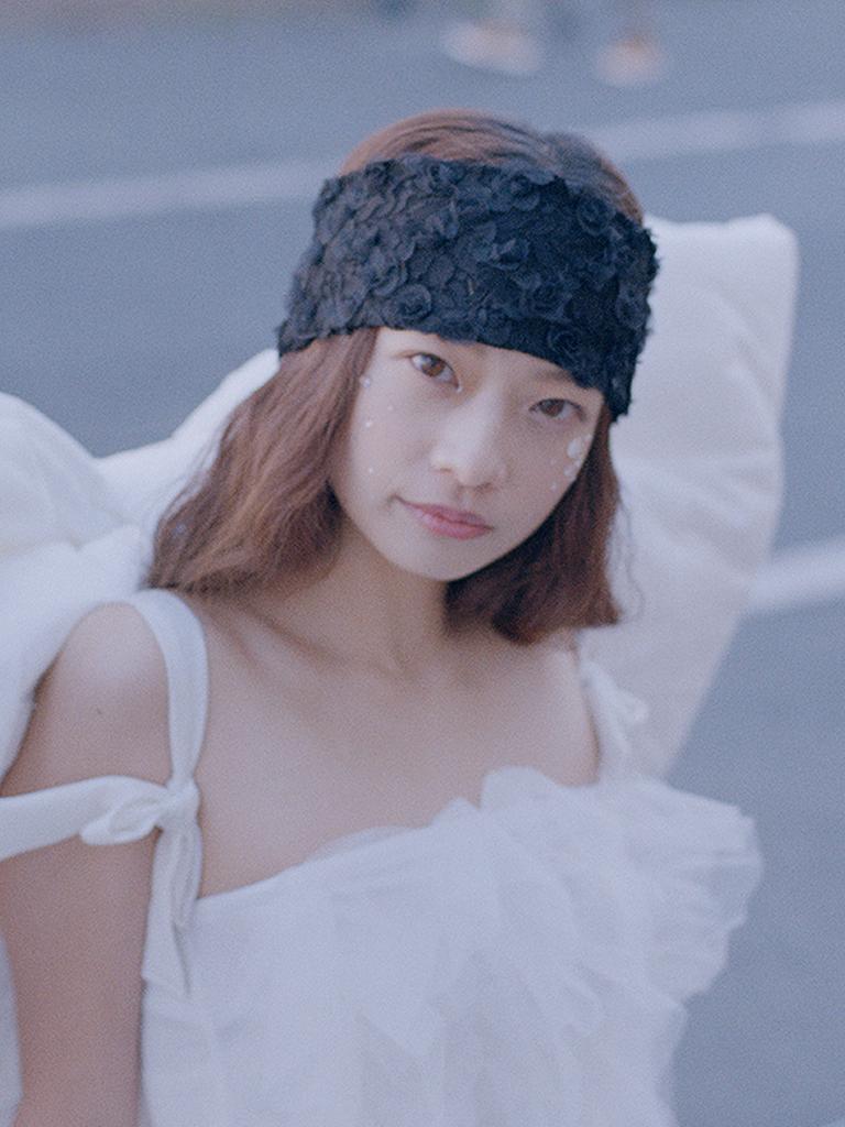 Poejidam Rose Veil Head Band In Black