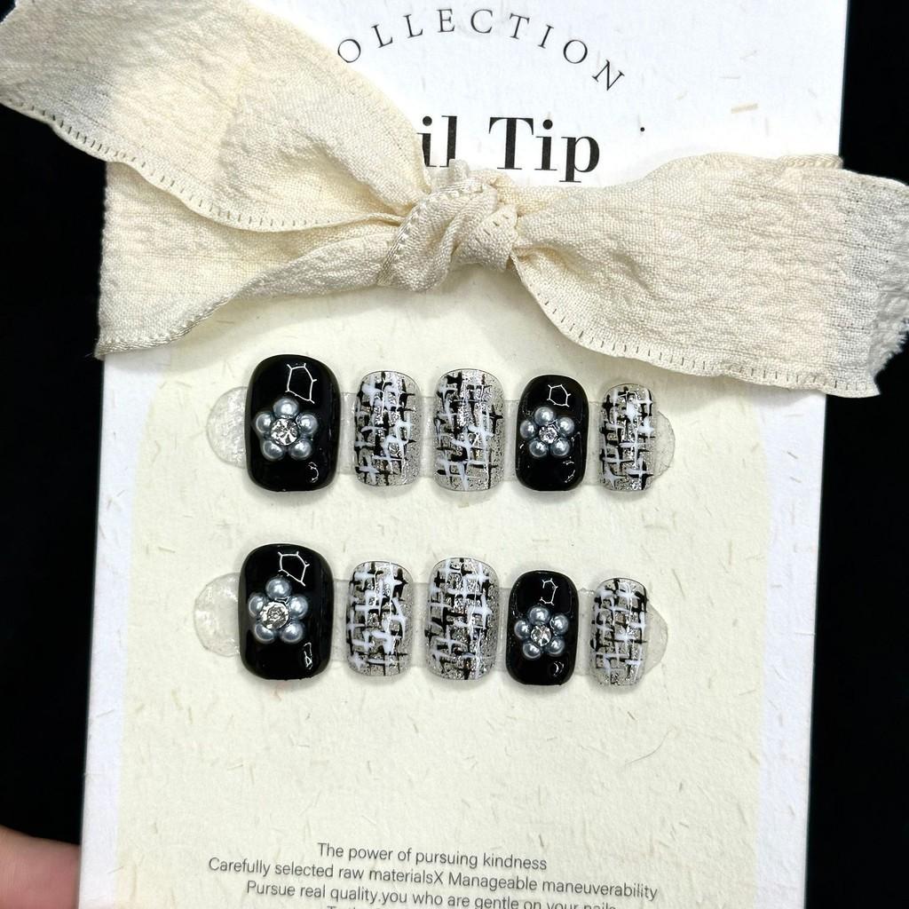 

Handworn Nail Piece Small Fragrance Retro Black And White Checkered Wear Flower L