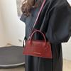 Summer new models are popular today, shoulder messenger bags, small square bags, simple and fashionable texture, commuter handbags for women