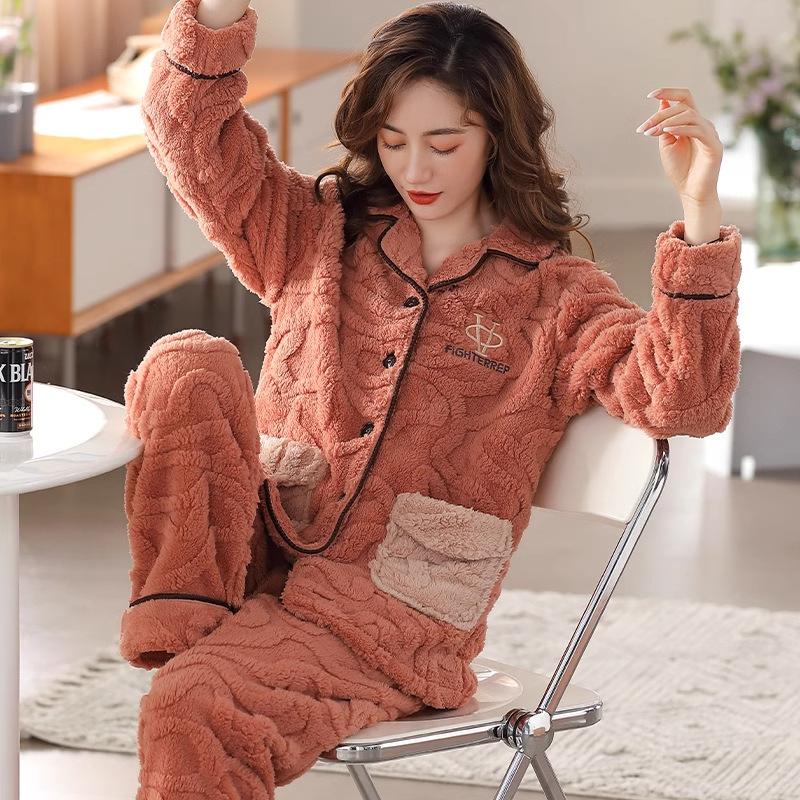 Xiaoxiangfeng pajamas 1011 new plush women's winter women's flannel suit warm coral fleece pajamas
