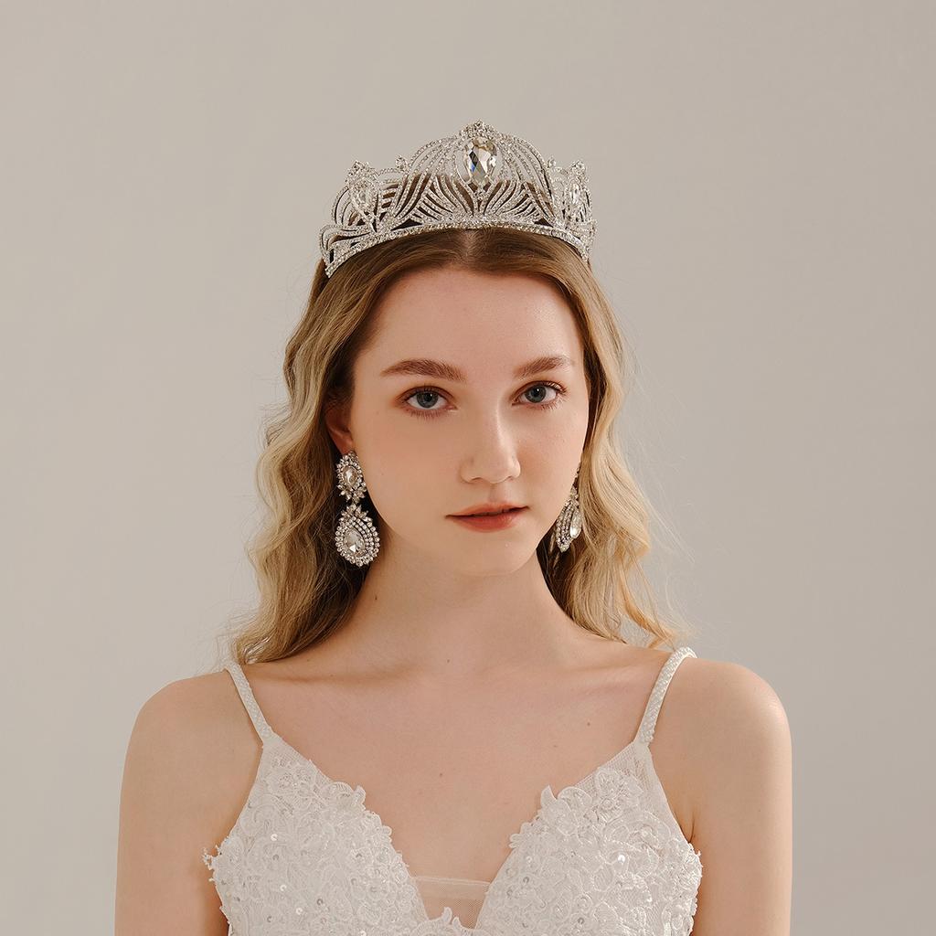 Bridal hair accessories, wedding dress, headpiece, simple and versatile, niche design, light luxury, diamond-encrusted crystal crown, crown