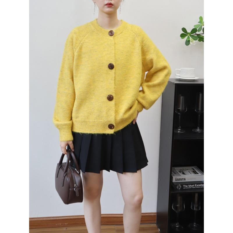 Autumn and Winter New Round Neck Loose Lazy Wind Knitted Cardigan Design Button Sweater Jacket Women