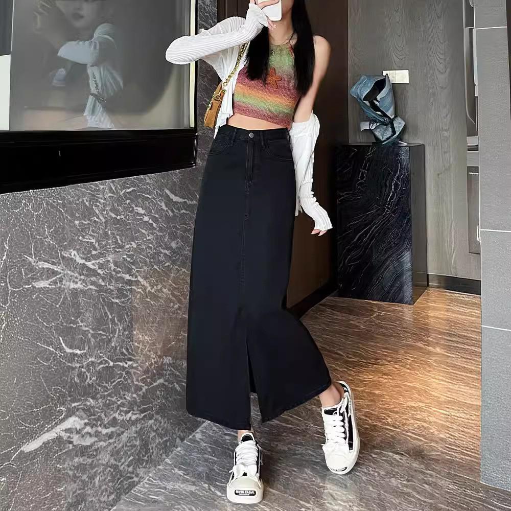 

Женская черная узкая джинсовая юбка А-силуэта с высокой талией и разрезом S