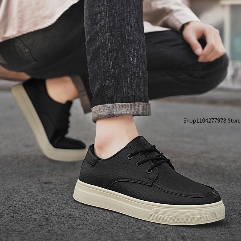 Fashion Men Barefoot Loafers Women Lightweight Casual Sneakers Non Slip Comfortable Boat Shoes Fashion Leather Shoes 2025 New