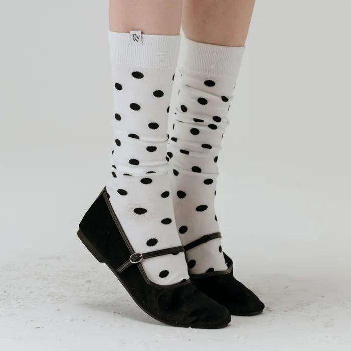 NYW DOT LONG SOCKS_WHITE