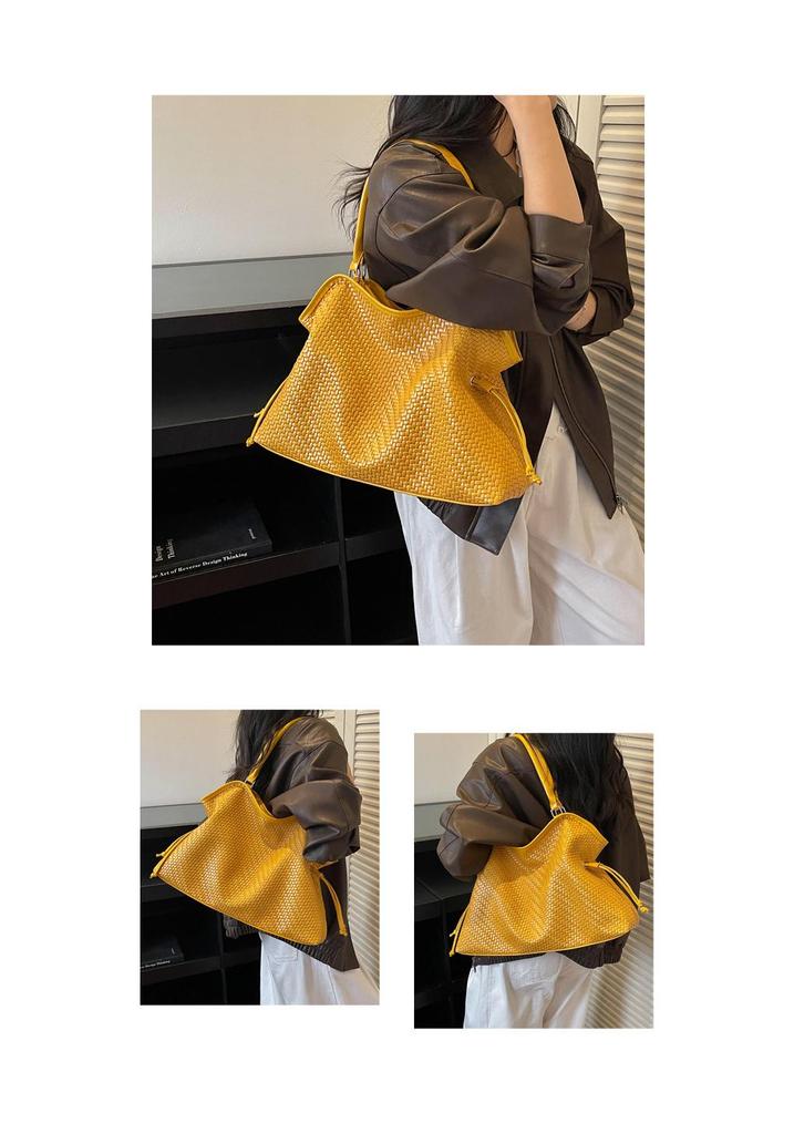 Korean Style Woven Texture Tote Bag: 2026 Fashion Versatile Shoulder Bag, Lazy Style, Large Capacity for Women.