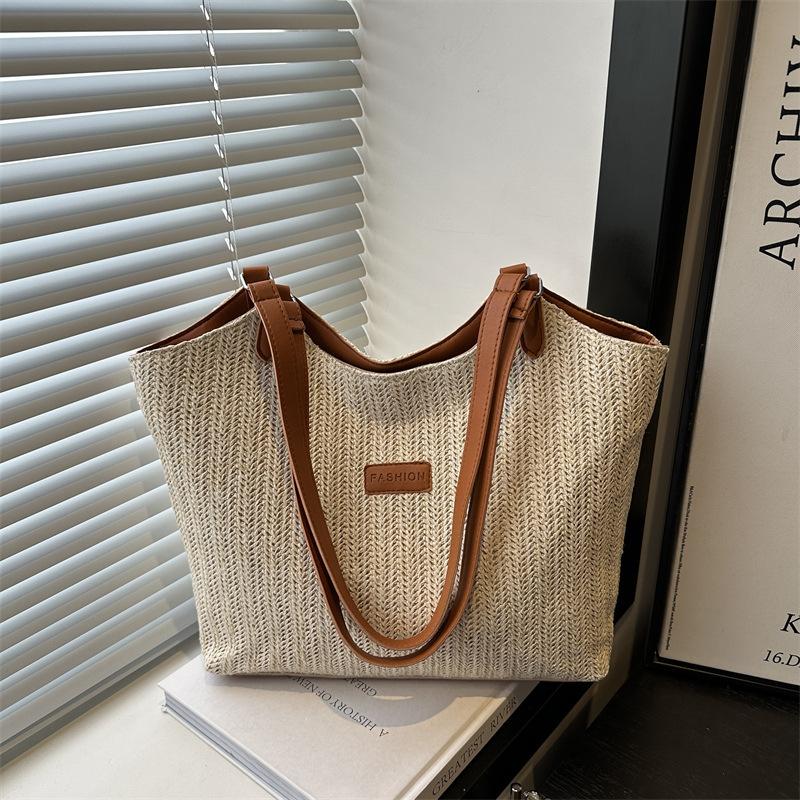 

Beautiful casual simple sweet shoulder armpit bag summer versatile handbag commuter women s bag коричневый