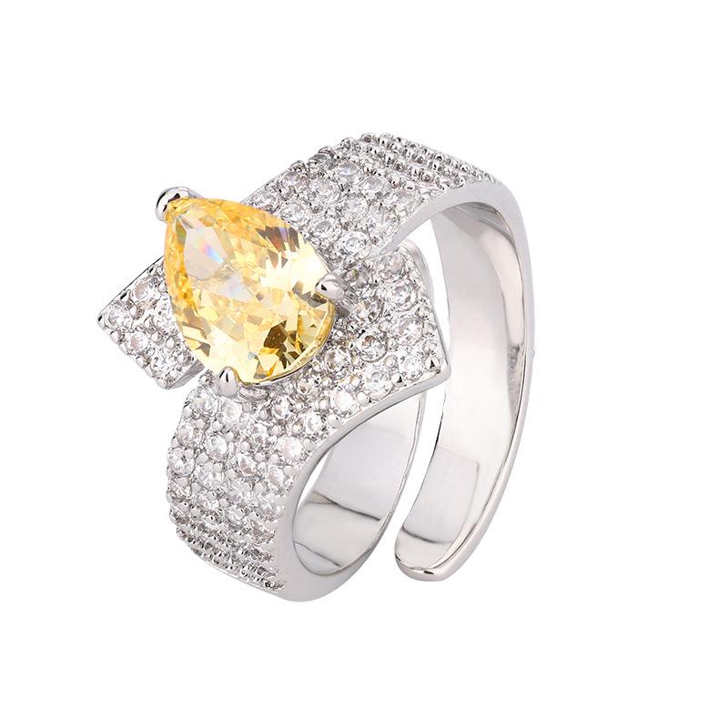 Kupferboden Vergoldet Hochkohlenstoff Diamant Eis Schliff Temperament Schlichter Birnenförmiger Ring Damen 7 * 10