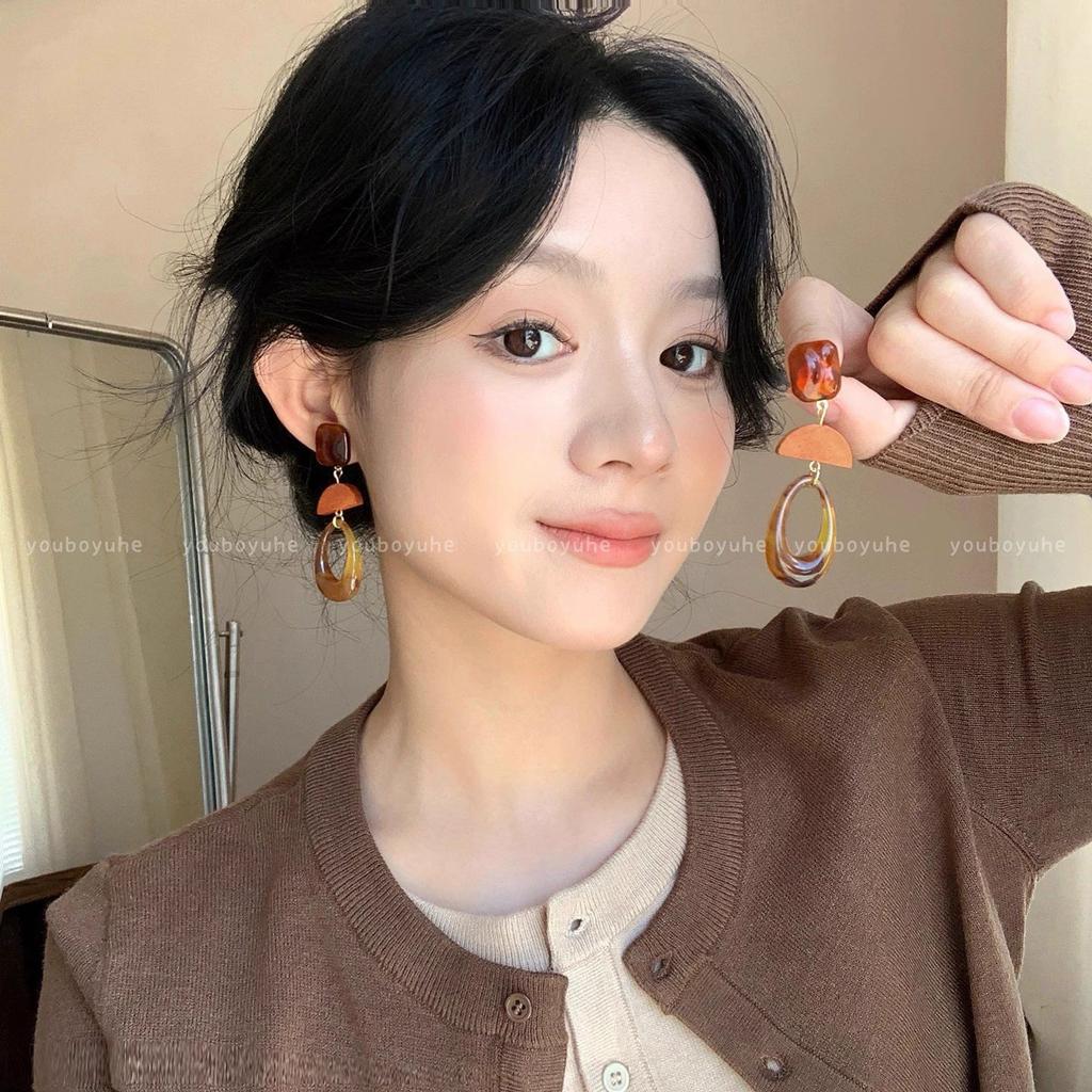 Popular Maillard Retro Coffee Earrings Women's Hong Kong Style Temperament High-end Earrings Internet Celebrity Same Ear Jewelry