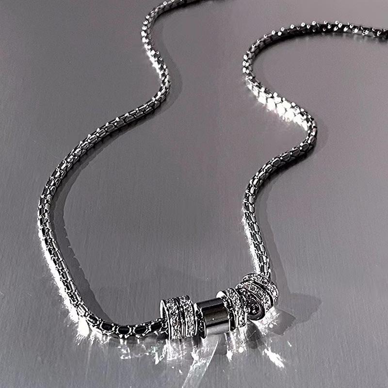 Titanstahl Halskette, Neutraler Kaltwind Funkelnder Diamant Ring Anhänger Titan Stahl Halskette Damen Vielseitige Schlüsselbein Kette Herren Trend