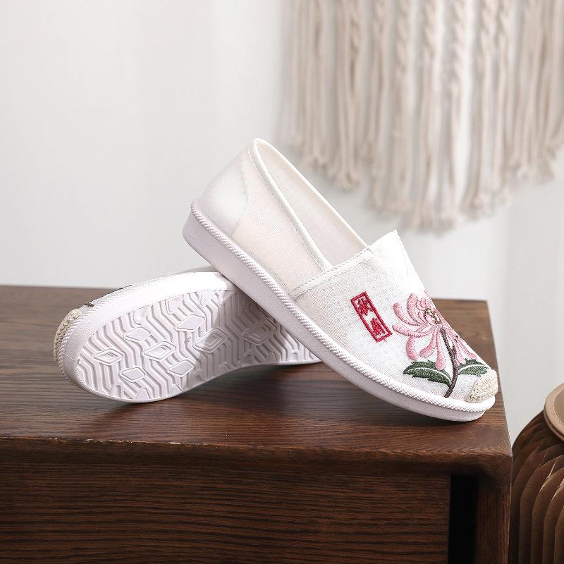 Spring and summer new cloth shoes women's mesh shoes non-slip soft sole comfortable and wear-resistant
