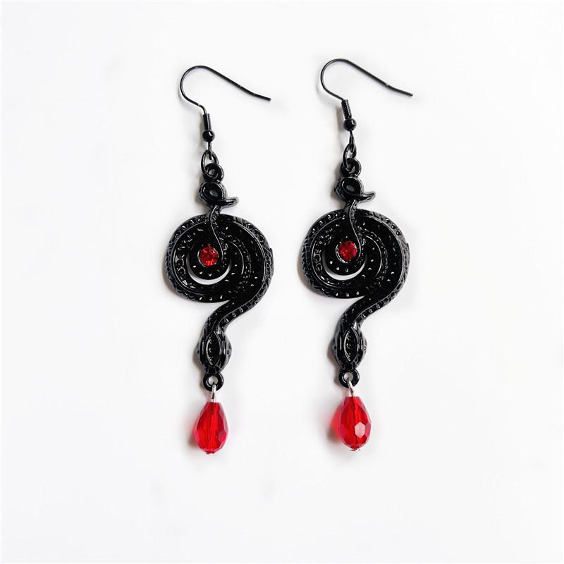 Gothic Black-tailed Snake Necklace - Mysterious Gift Jewelry