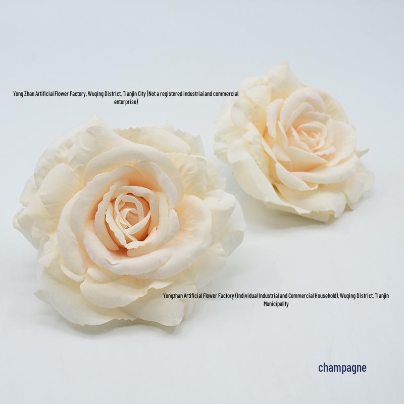 Fiori di Rosa in Velluto 15cm per Decorazioni Matrimoniali e Composizioni Fai da Te