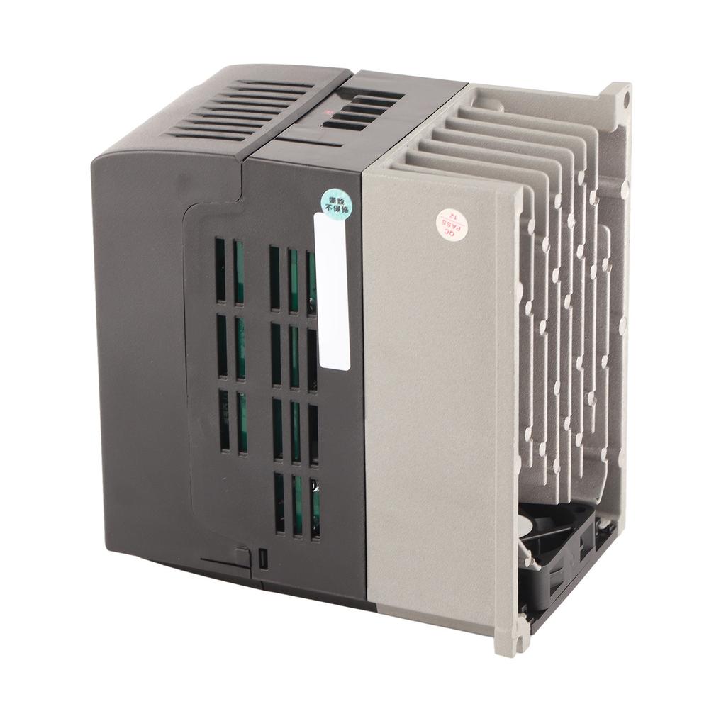 Frequenzumrichter, ein- bis dreiphasig, VFD 220?240 V Eingang 0?240V Ausgangsmotorsteuerung 2,2kW