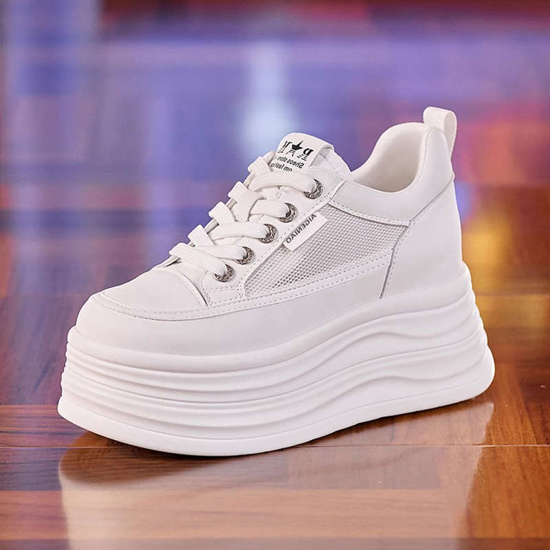Lightweight women's summer new mesh breathable white board shoes, short Le thick sole inner height-increasing women's shoes