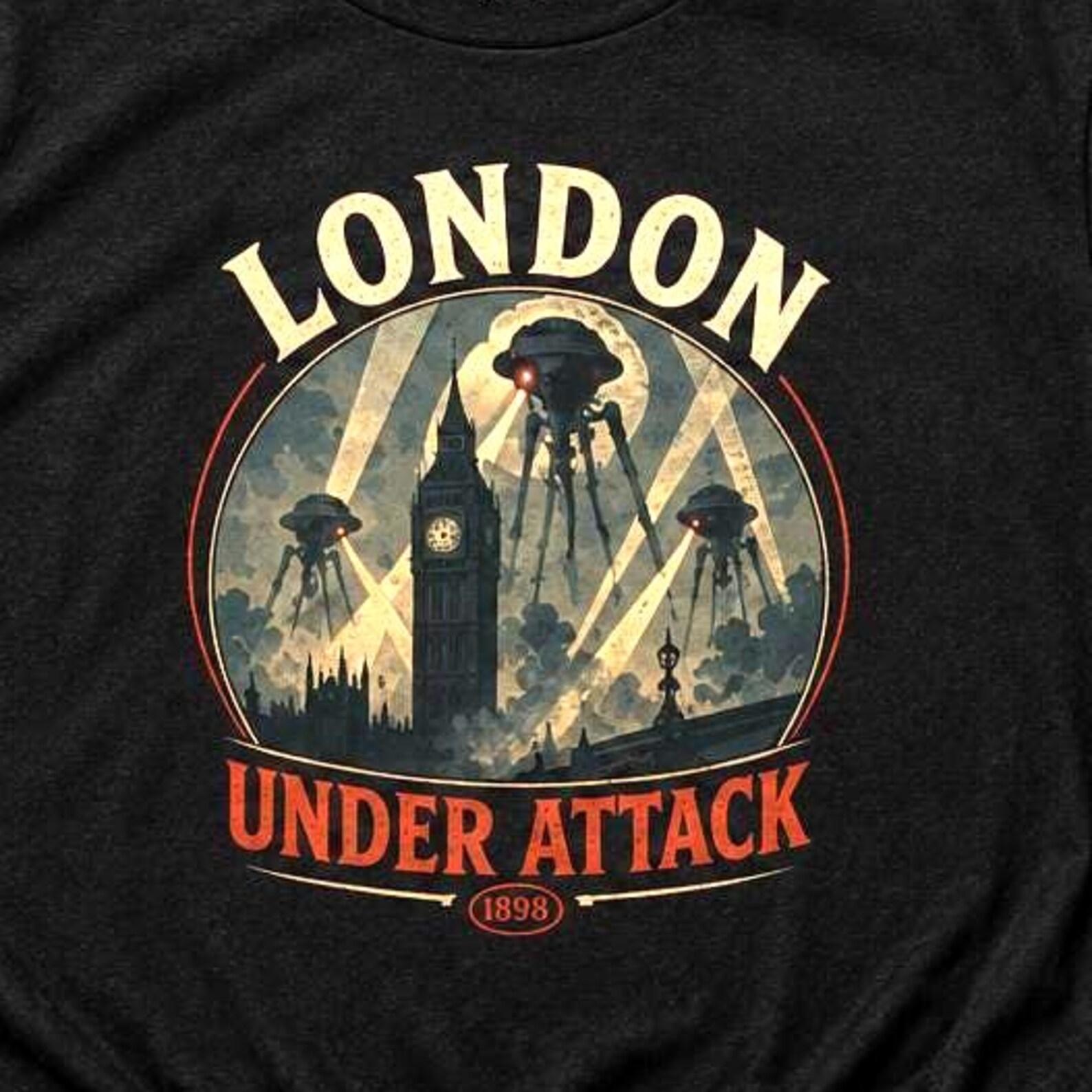War of the Worlds Shirt, HG Wells Sci Fi Tee | Retro London T-Shirt, Vintage Alien Invasion Graphic Apparel, Classic Novel Goth Unisex Top 4XL