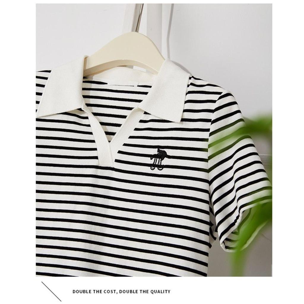 T-shirt pour femme à rayures Knight brodées, col rond, manches courtes, haut d'été polyvalent et décontracté avec rayures contrastées élégantes, lavable en machine