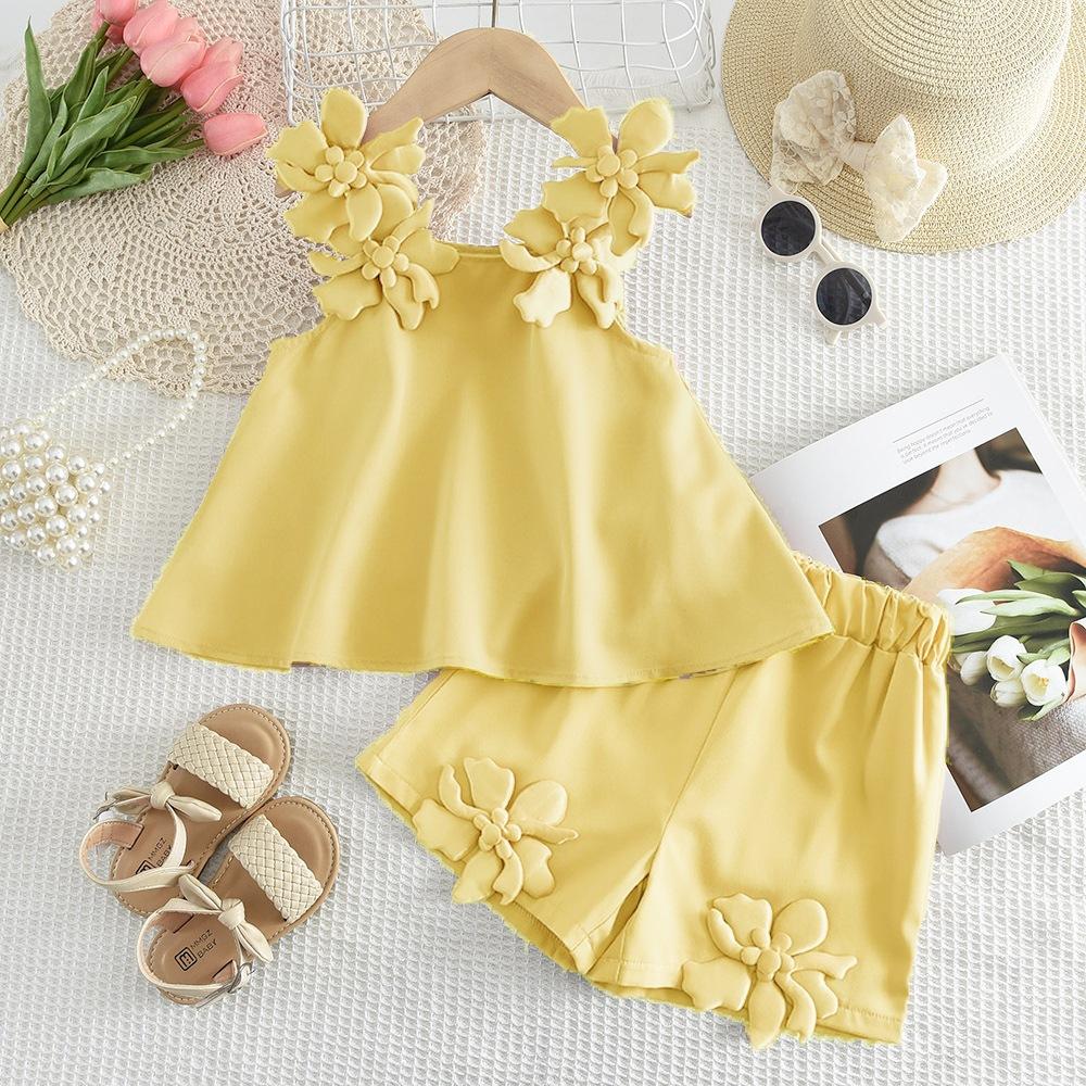 New Girls' Summer Outfit Set with 3D Flowers, Camisole Top and Shorts Two-Piece Set for Girls