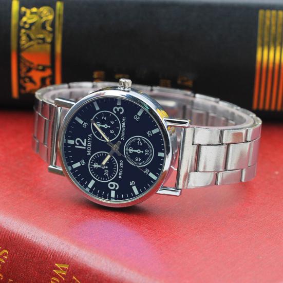 Herren-Quarzuhr, rundes Zifferblatt, Legierung, drei kleine Zifferblätter, keine Verzögerung, Legierungsarmband, Zeitprüfung, hochpräzise Armbanduhr für den Arbeitsweg