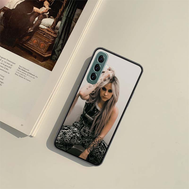 Singer Avril Lavigne Phone Case for Samsung A54 A14 A24 A34 A17 A37 A57 A55 A35 A25 A15 A07 A05S A04S A12 A22 A32 A52S A72 Galax
