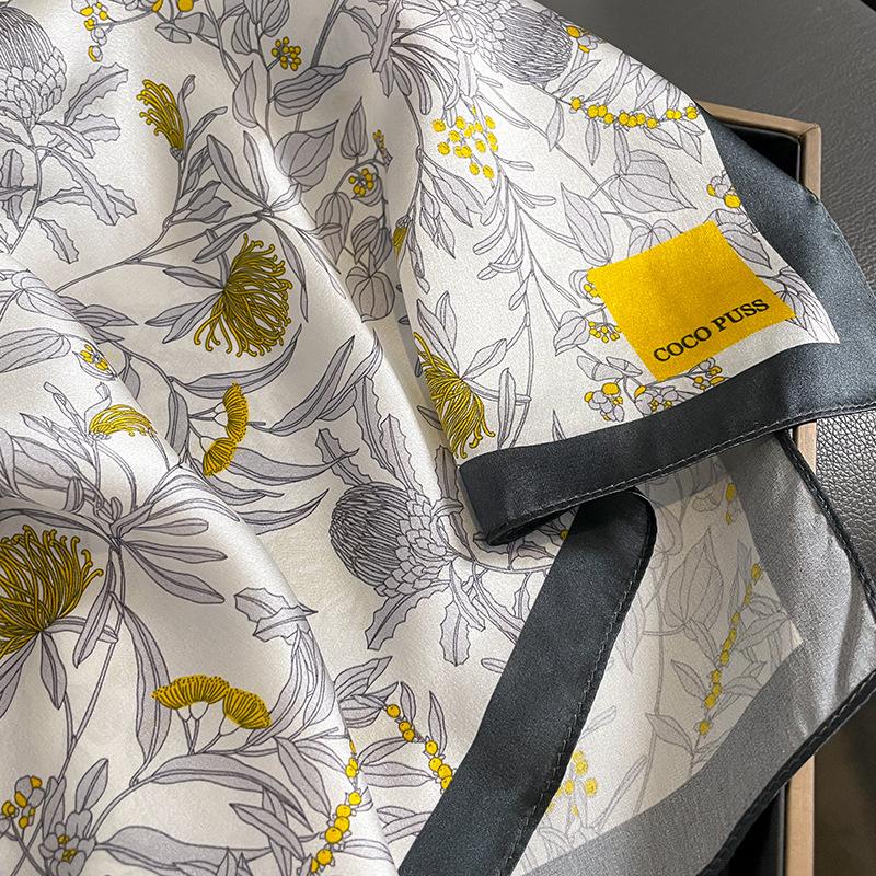 New Spring and Autumn Printed Silk Small Square Scarf Women's Silk Scarf Decorative Scarf Mulberry Silk Shawl Scarf Gift