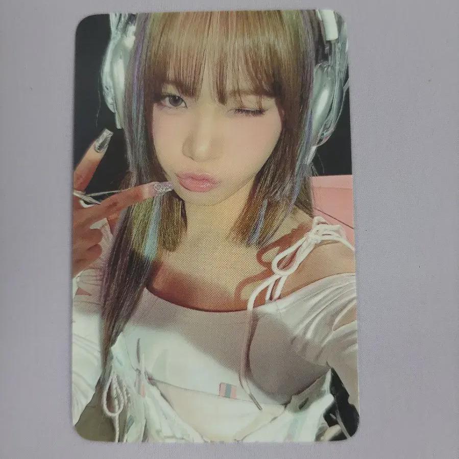LE SSERAFIM Perfect Night Chaewon Broadcast Photocard 