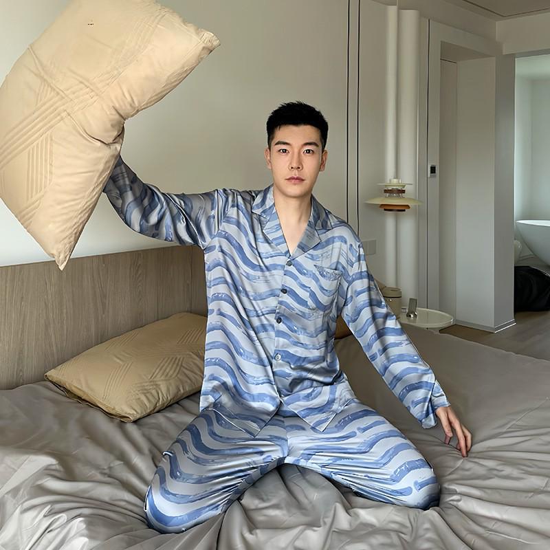 

2025 Men s Ice Silk Pajama Set: Lightweight, Long Sleeve for Spring, Autumn & Summer Wear, Suitable Indoors and Outdoors. Extra Large королевский синий