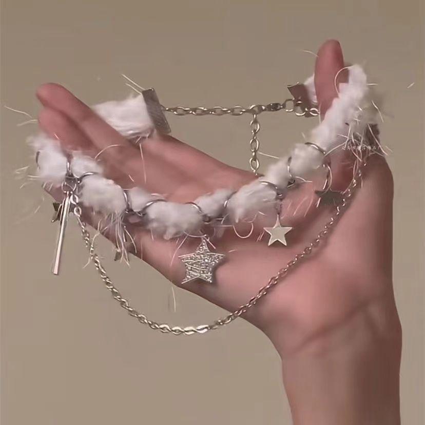 The Missing Princess - Winter Atmosphere- Soft and Delicate Snowflake Zircon Necklace for Women with Elegant Luxury Christmas Collar Chain Trend