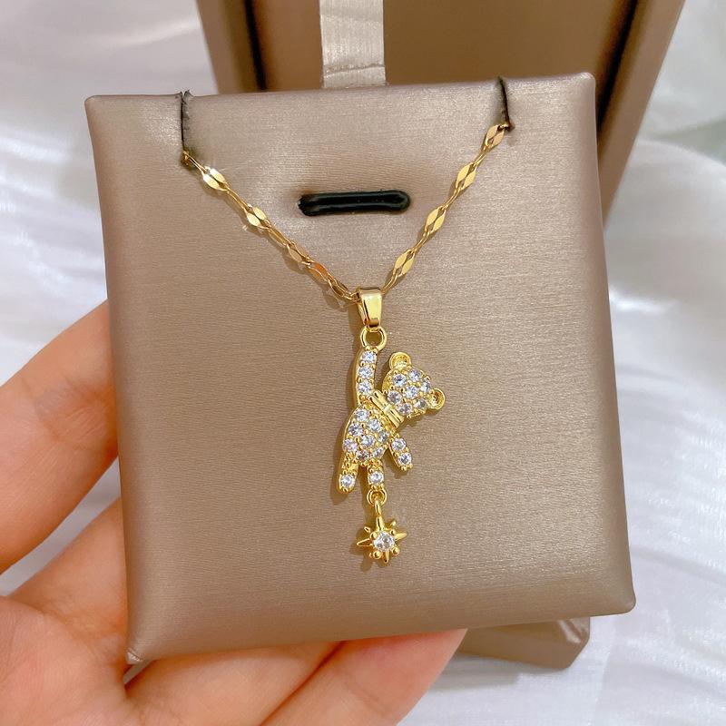 Star Bear Full Diamond Light Luxury Temperament Gorgeous Full Diamond Necklace Female Versatile Collarbone Chain Titanium Steel Chain