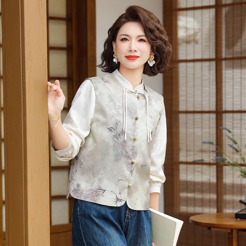 

Elegant Spring Two-Piece Set: Stand Collar Vest & Frog Button Shirt for Middle-Aged and Elderly Women XL