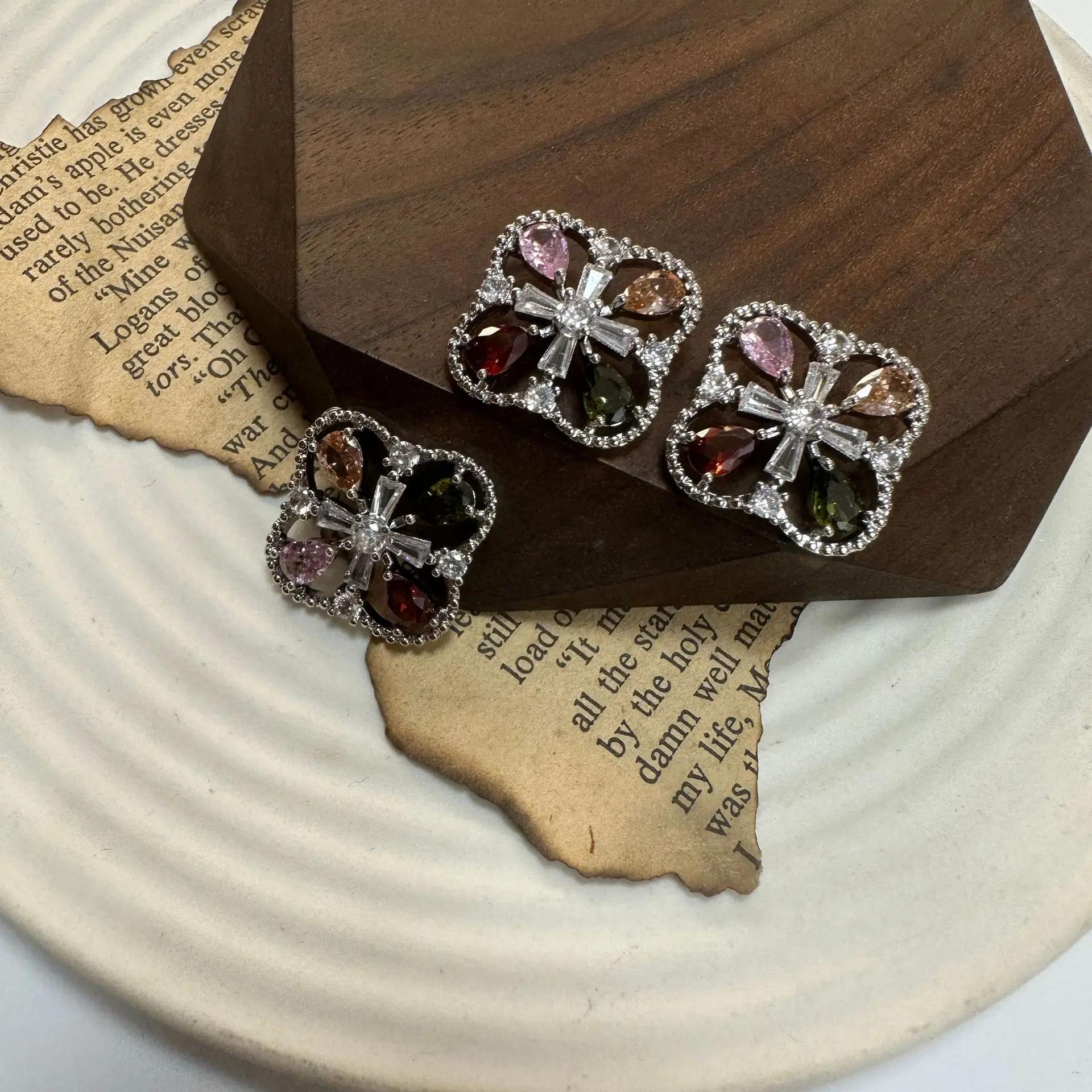 

5pcs Square Micropaved Zircon Buttons Luxury Women s Jackets Cheongsam Sweater Coats Copper Plated Clothing Crystal Buttons 30L 19.0MM срібний