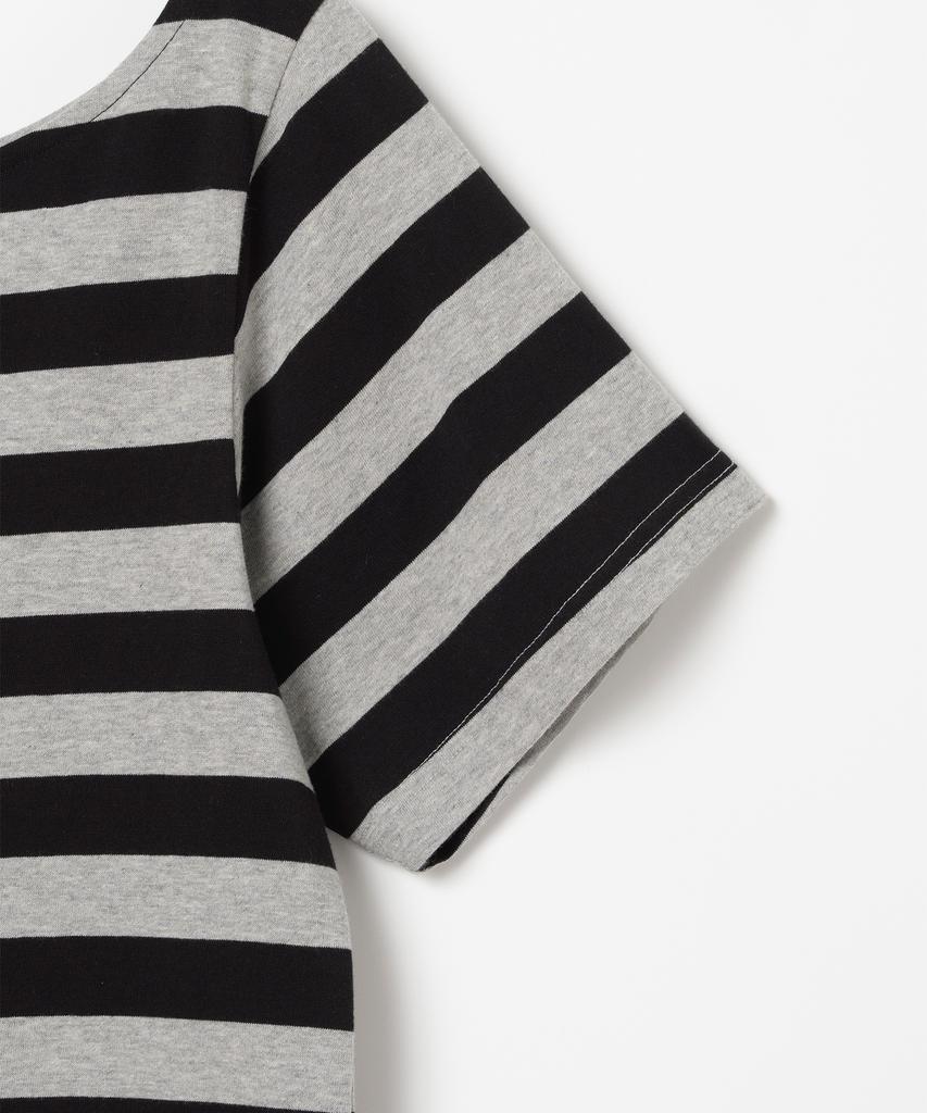 MILLO WOMEN Off-Shoulder Striped T-Shirt [Black]