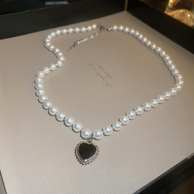 French Light Luxury Diamond-encrusted Artificial Pearl Necklace Retro Court Style Collarbone Chain Niche High-end Jewelry Women