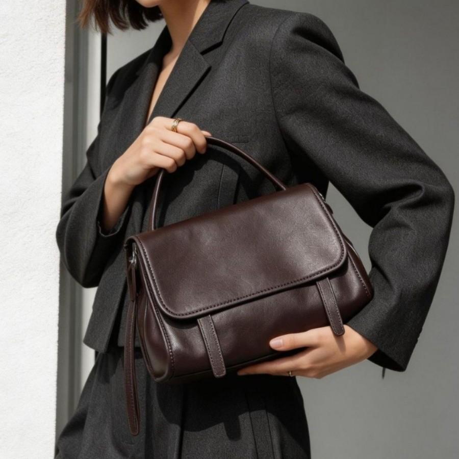 Large Capacity Women's New Messenger Bag, Light Luxury Commuting Retro Top Layer Cowhide Single Shoulder Crossbody Leather Women's Bag