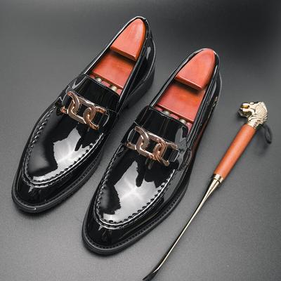 Mocassini Penny di Tendenza Nuovi Scarpe in Pelle da Uomo a Punta con Catena Metallica Per Uomo Designer Formale Matrimonio Ballo di Fine Anno Scarpe per Rientro a Casa