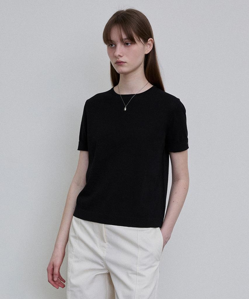 Dieto Embroidered Sleeve Knit Tee [Black]