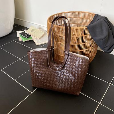 New Woven Bag Women's Fashion Retro High-end Sense Large Capacity Texture Commuter Hollow Shoulder Bag Tote Bag