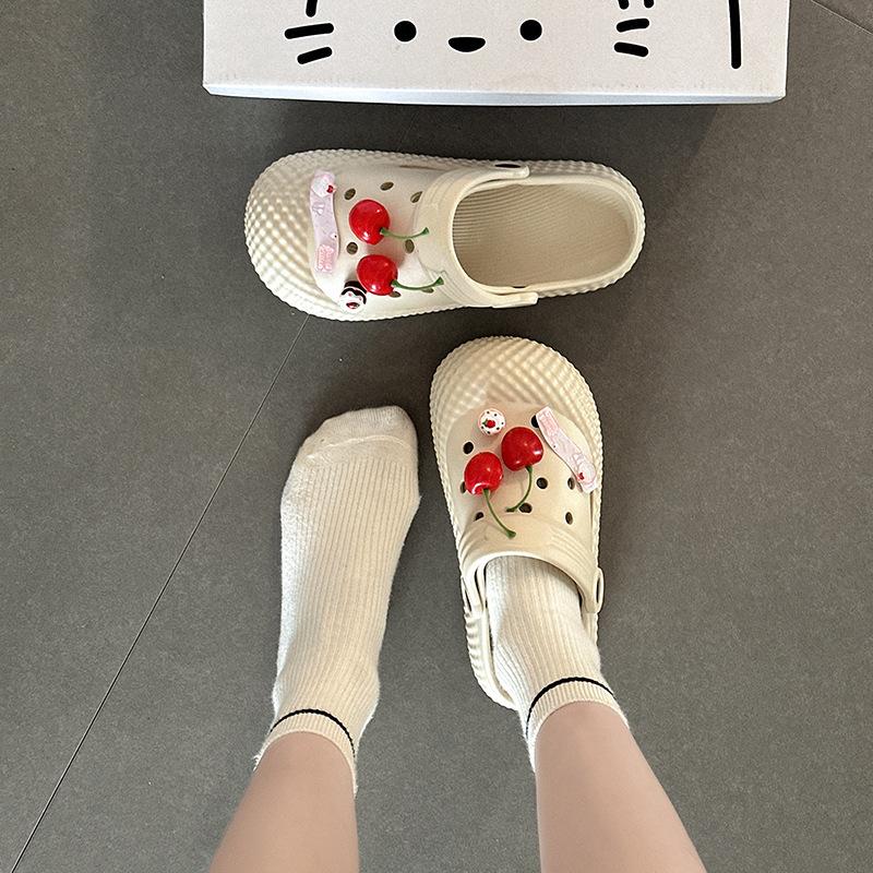 Round head hole shoes women's fashion cartoon thick sole two wear summer new wear non-slip soft sole casual trendy shoes