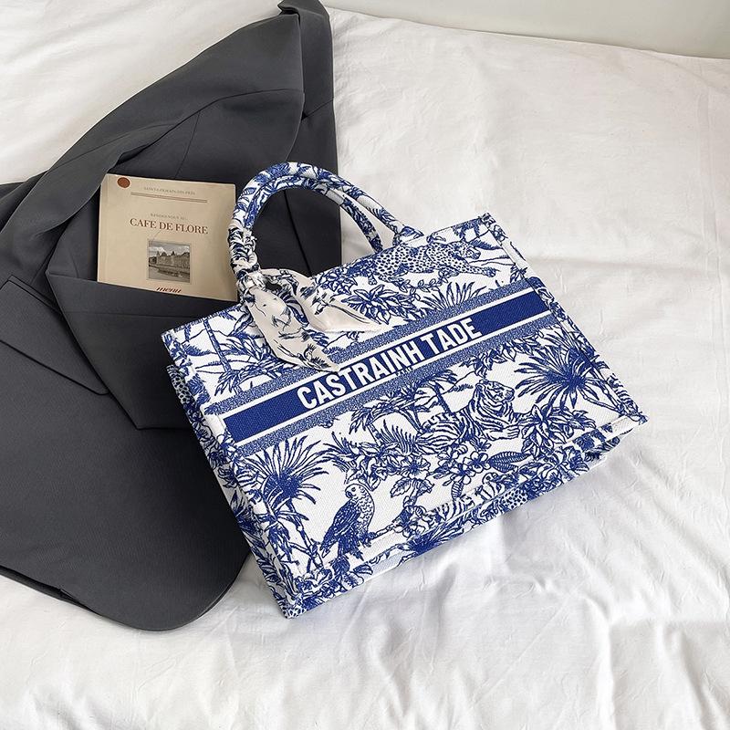 

Women s 2025 Large-Capacity Fashion Tote Handbag for Shopping and Commuting peacock синього кольору